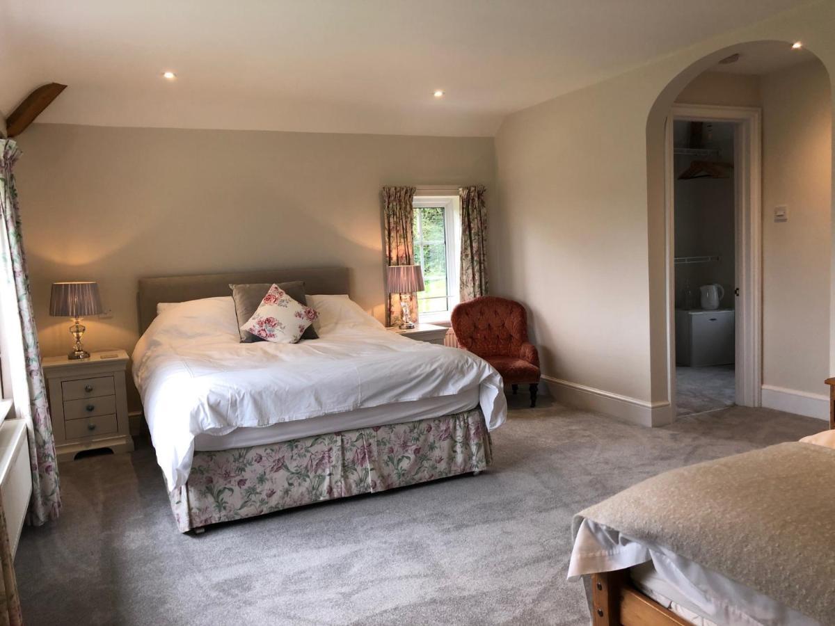 Whiteways Farmhouse Buckland Newton エクステリア 写真